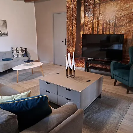 Avec Piscine Et Animaux Nocleg ze śniadaniem 4*