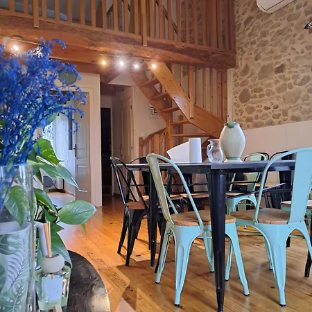 Avec Piscine Et Animaux Bed and breakfast Graulhet