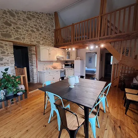 Avec Piscine Et Animaux Bed and breakfast 4*