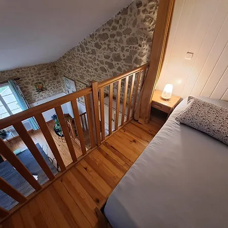 Avec Piscine Et Animaux 4*