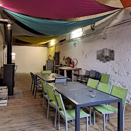 Oda ve Kahvaltı Avec Piscine Et Animaux 4*