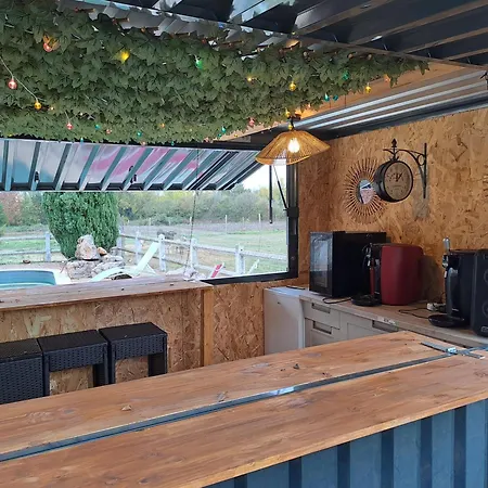 Avec Piscine Et Animaux 4* Graulhet